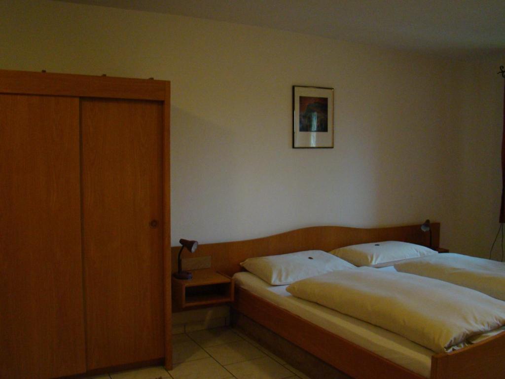 Burg Katzenstein Hotel Katzenstein  Bilik gambar