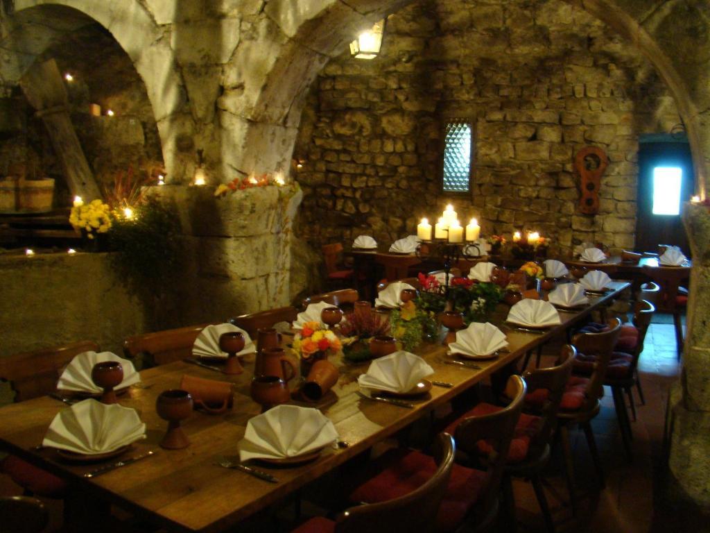 Burg Katzenstein Hotel Katzenstein  Luaran gambar