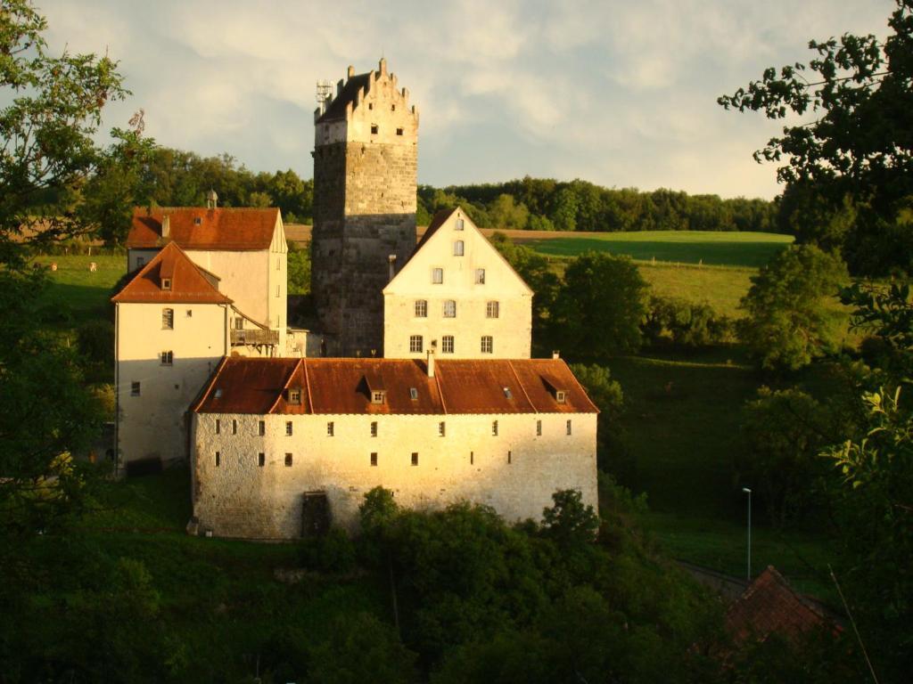Burg Katzenstein Hotel Katzenstein  Luaran gambar